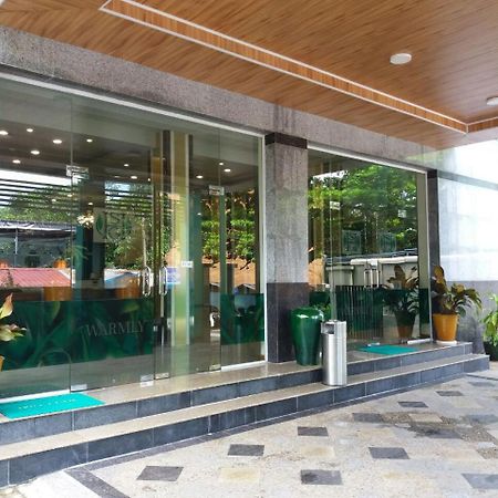 Silver Green Hotel Rangoon Buitenkant foto