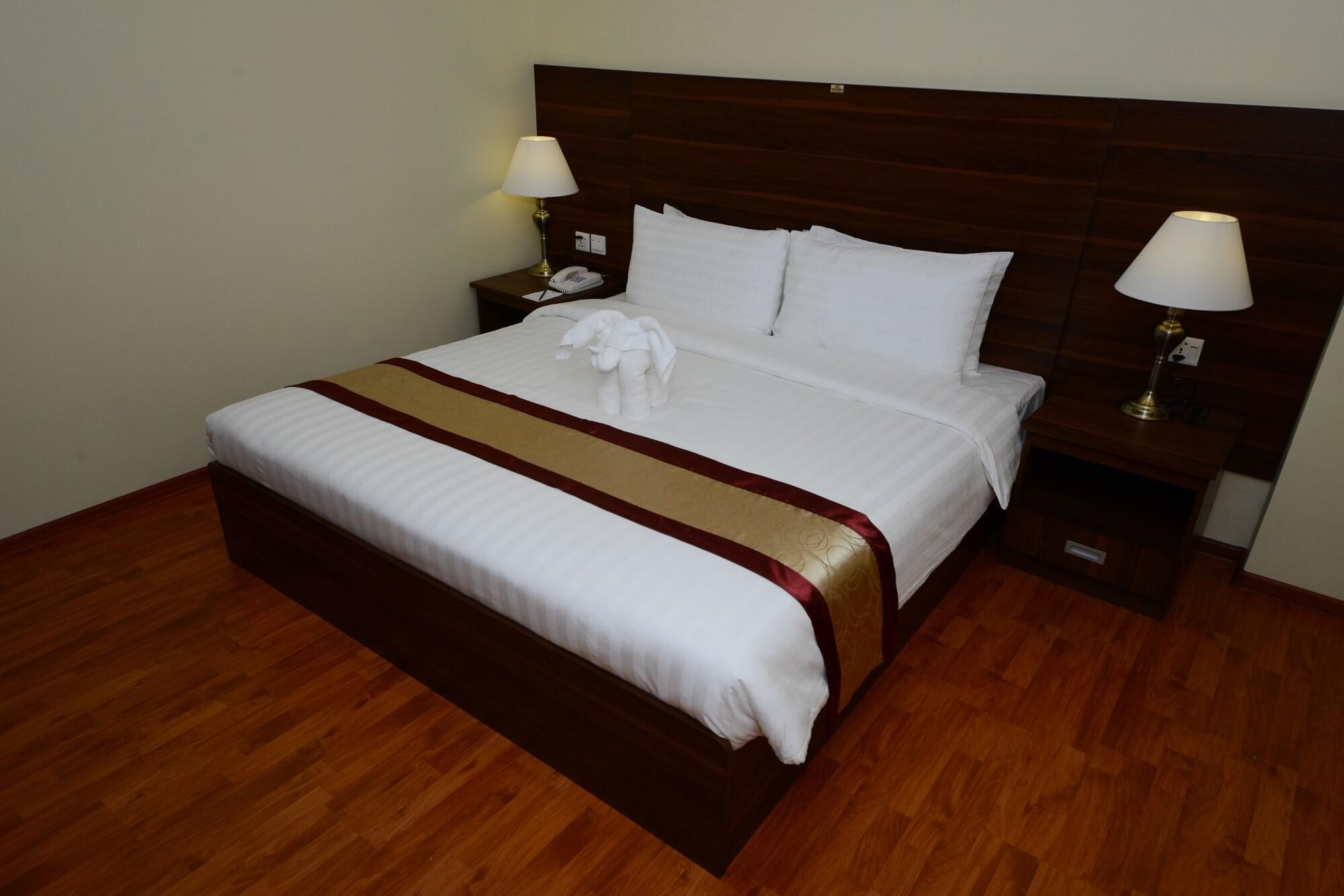 Silver Green Hotel Rangoon Buitenkant foto