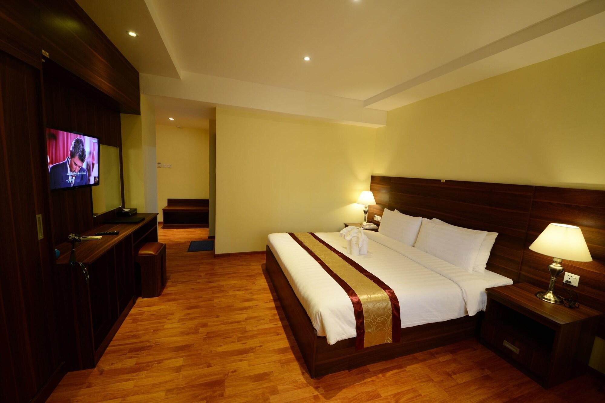 Silver Green Hotel Rangoon Buitenkant foto