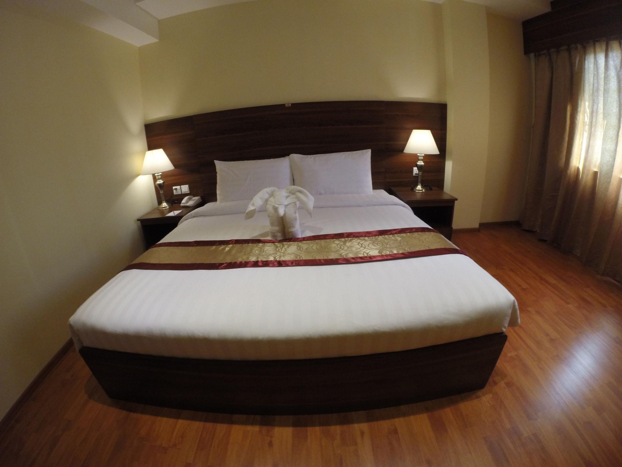 Silver Green Hotel Rangoon Buitenkant foto