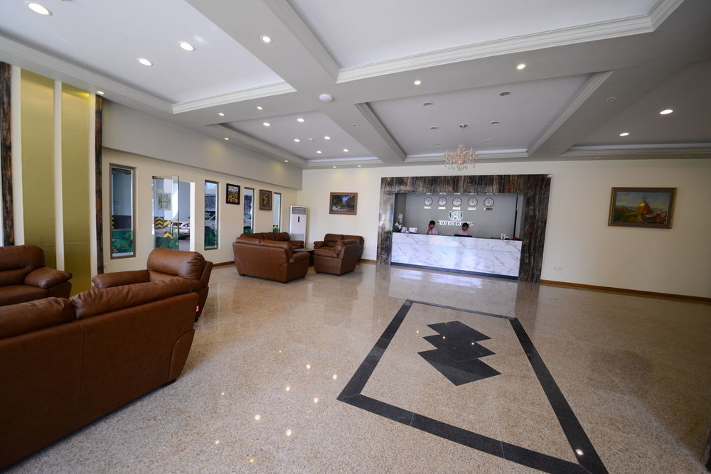Silver Green Hotel Rangoon Buitenkant foto