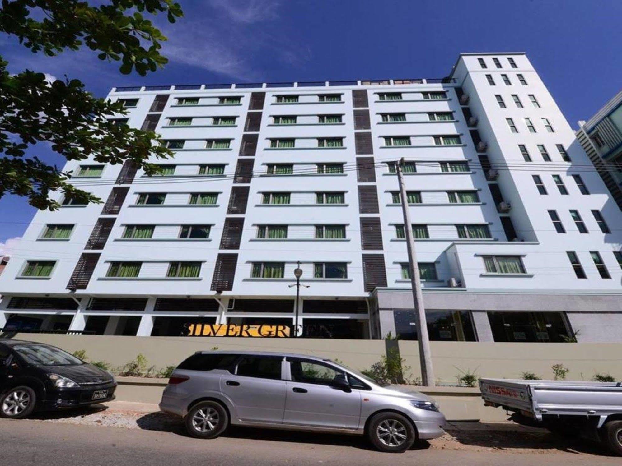 Silver Green Hotel Rangoon Buitenkant foto