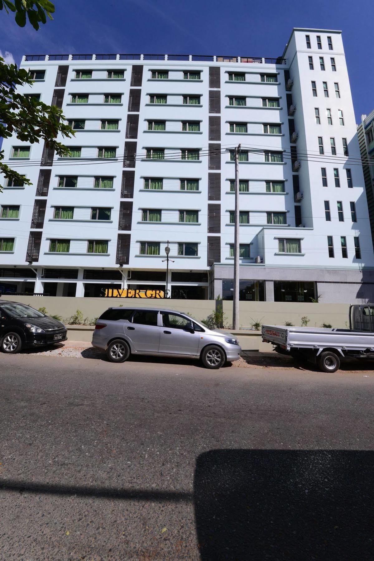 Silver Green Hotel Rangoon Buitenkant foto