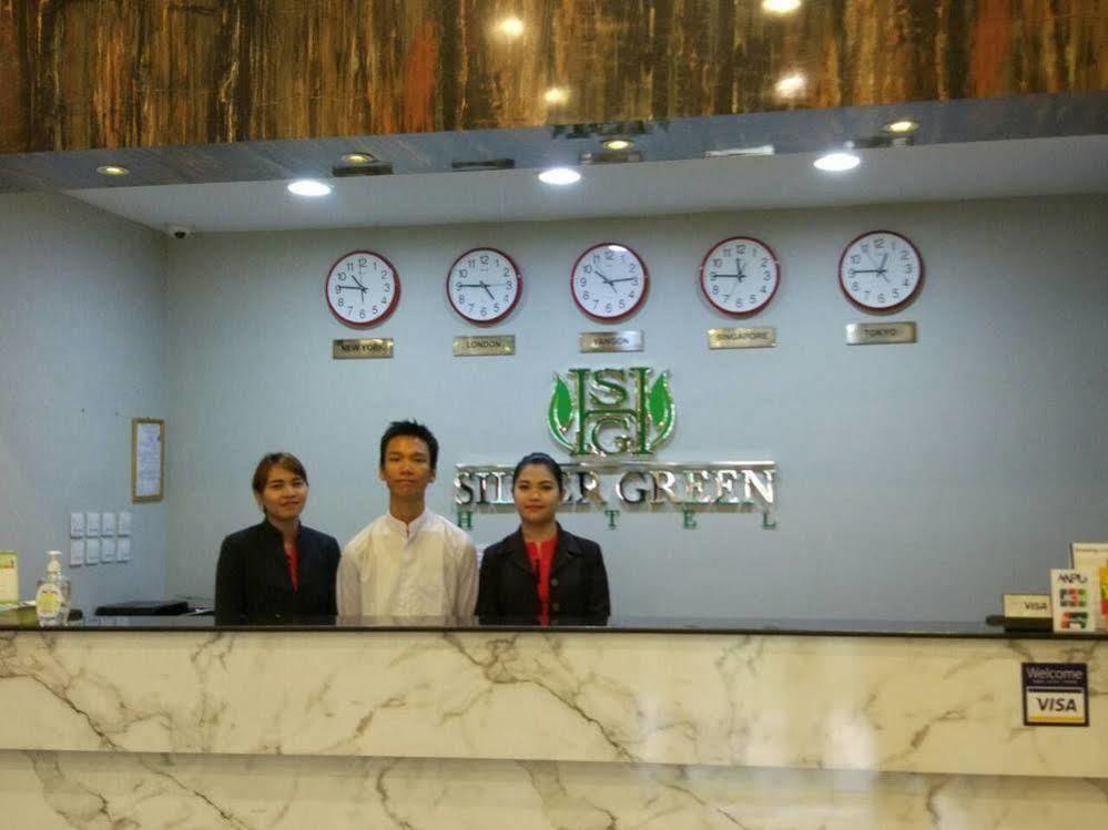 Silver Green Hotel Rangoon Buitenkant foto