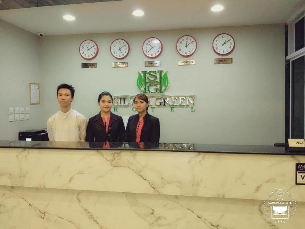 Silver Green Hotel Rangoon Buitenkant foto