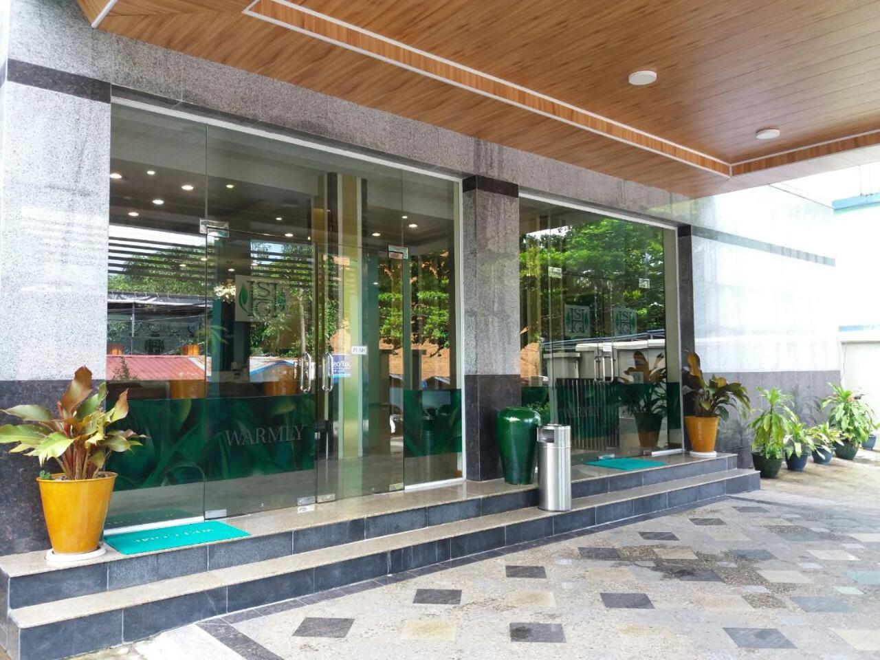 Silver Green Hotel Rangoon Buitenkant foto