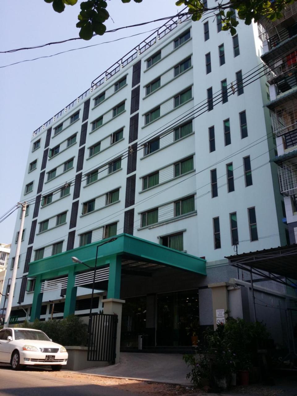 Silver Green Hotel Rangoon Buitenkant foto